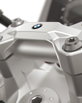 BMW Motorrad F 900 GS için gidon yükselticilerini de içeren gidonlar