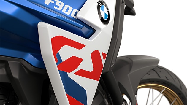 BMW Motorrad F 900 GS üzerindeki farklı GS logosu