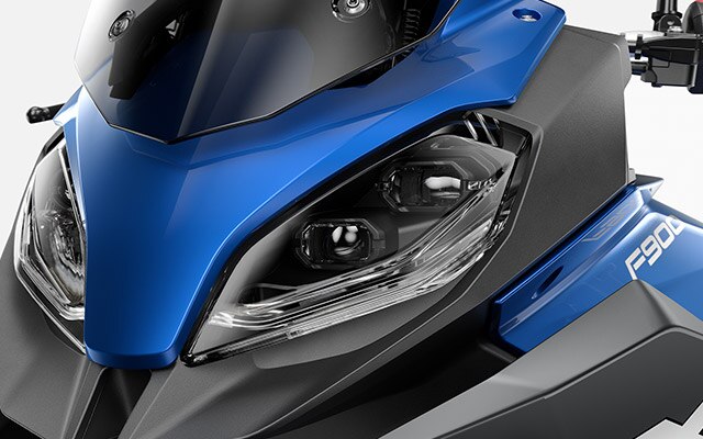BMW F 900 XR - Adaptif viraj ışığı | BMW Motorrad Türkiye