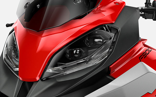 BMW F 900 XR - Adaptif viraj ışığı | BMW Motorrad Türkiye