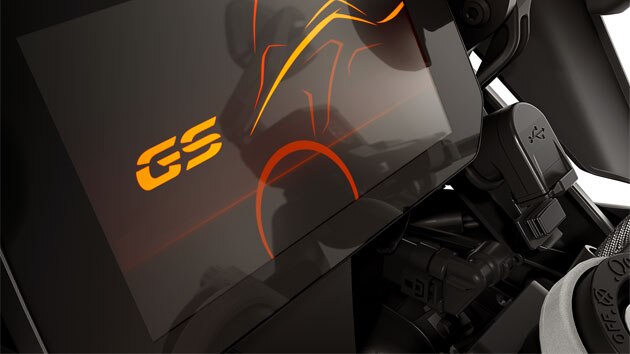 TFT ekranlı Connectivity ve USB terminali | BMW Motorrad Türkiye