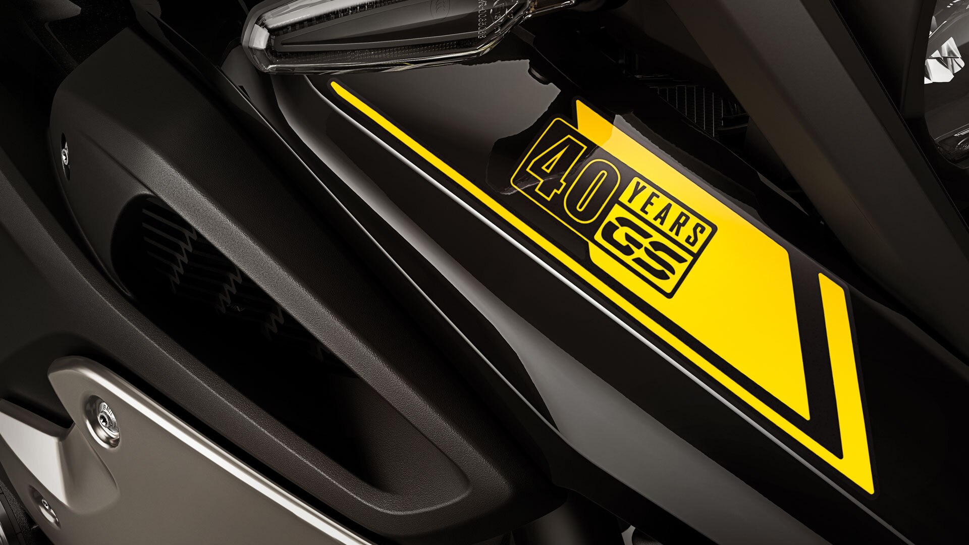 “40 years GS” çıkartmasına sahip ön bölüm | BMW Motorrad Türkiye