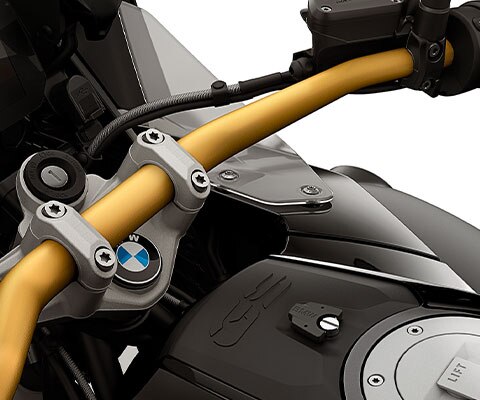Saklama bölmesiyle altın rengi gidonlar | BMW Motorrad Türkiye