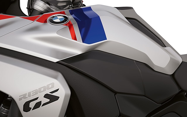 BMW Motorrad R 1300 GS Trophy üzerindeki “GS Trophy” yazısı