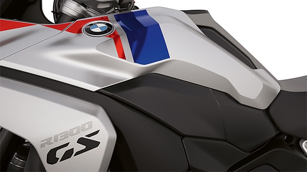 BMW Motorrad R 1300 GS Trophy üzerindeki “GS Trophy” yazısı