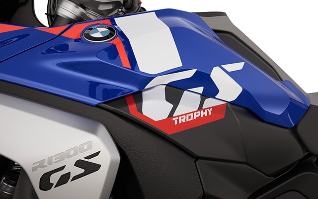 BMW Motorrad R 1300 GS Trophy üzerindeki “GS Trophy” yazısı