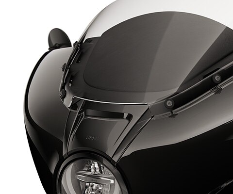 R 18 B’nin ön kaplama paneli.