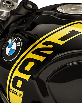 BMW R nineT Urban G/S | BMW Motorrad Türkiye - R nineT Urban G/S’in deposu üzerindeki 1200 cc yazısı.