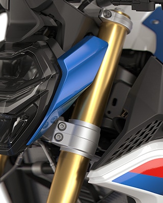 BMW Motorrad F 900 R’ın far maskesi ve kaplaması