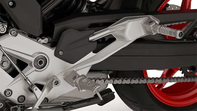 BMW Motorrad F 900 R’ın ayak dayamaları