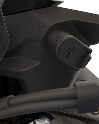 BMW Motorrad F 900 XR’ın USB-C şarj girişi