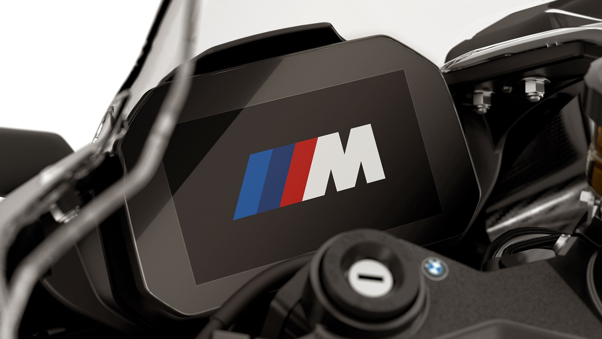 BMW M 1000 RR | BMW Motorrad Türkiye - M RR kokpitindeki M logosuyla birlikte kalkış animasyonu.