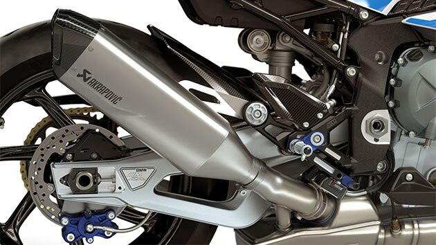 BMW M 1000 RR | BMW Motorrad Türkiye - M RR titanyum egzoz sistemi.