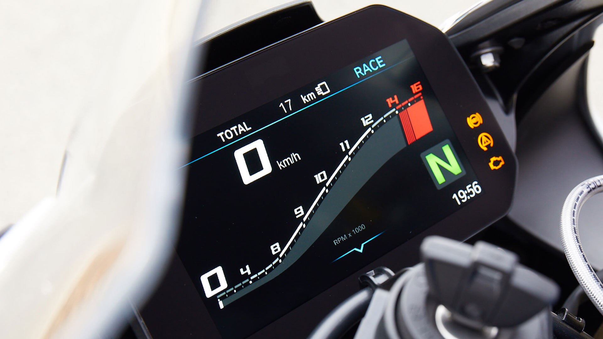 BMW S 1000 RR - TFT Ekran | BMW Motorrad Türkiye