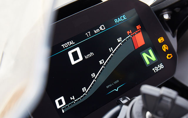 BMW S 1000 RR - TFT Ekran | BMW Motorrad Türkiye