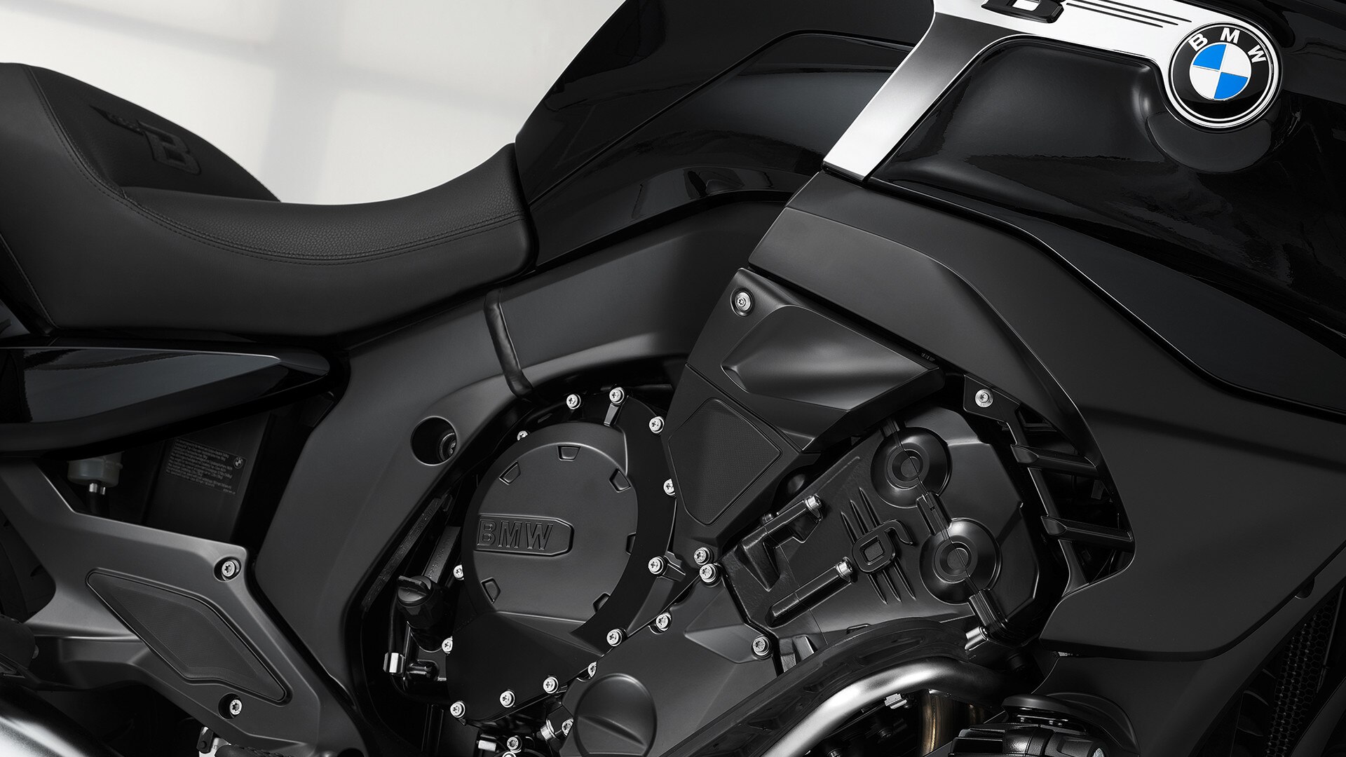 BMW K 1600 B - Sıralı altı silindirli motor | BMW Motorrad Türkiye
