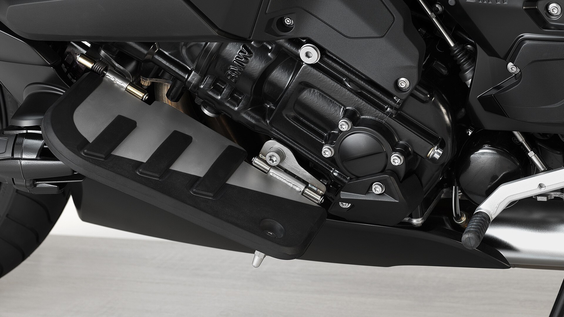 BMW K 1600 B - Ayak dayama plakaları | BMW Motorrad Türkiye