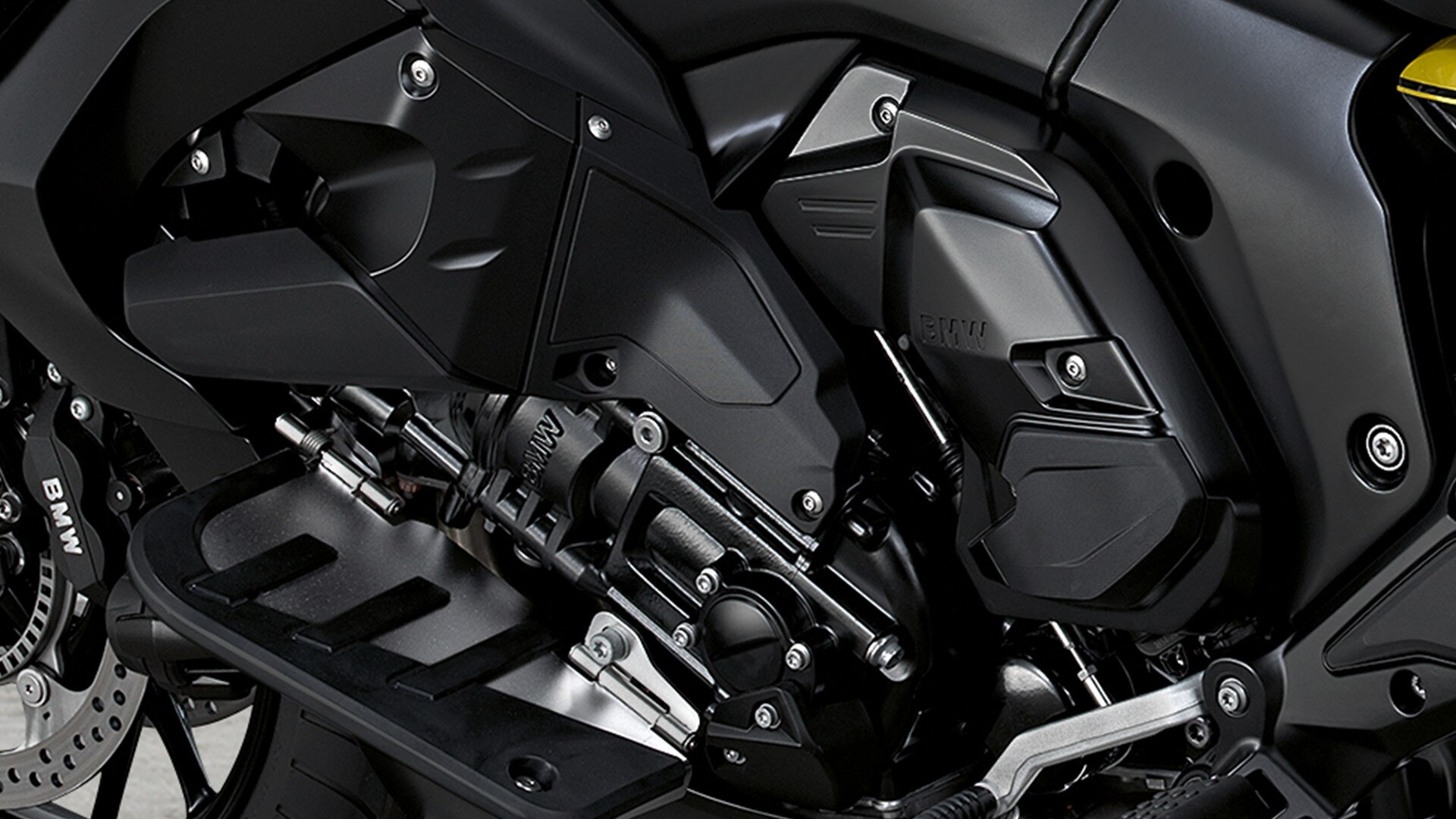 BMW K 1600 Grand America - Ayak dayama plakaları | BMW Motorrad Türkiye