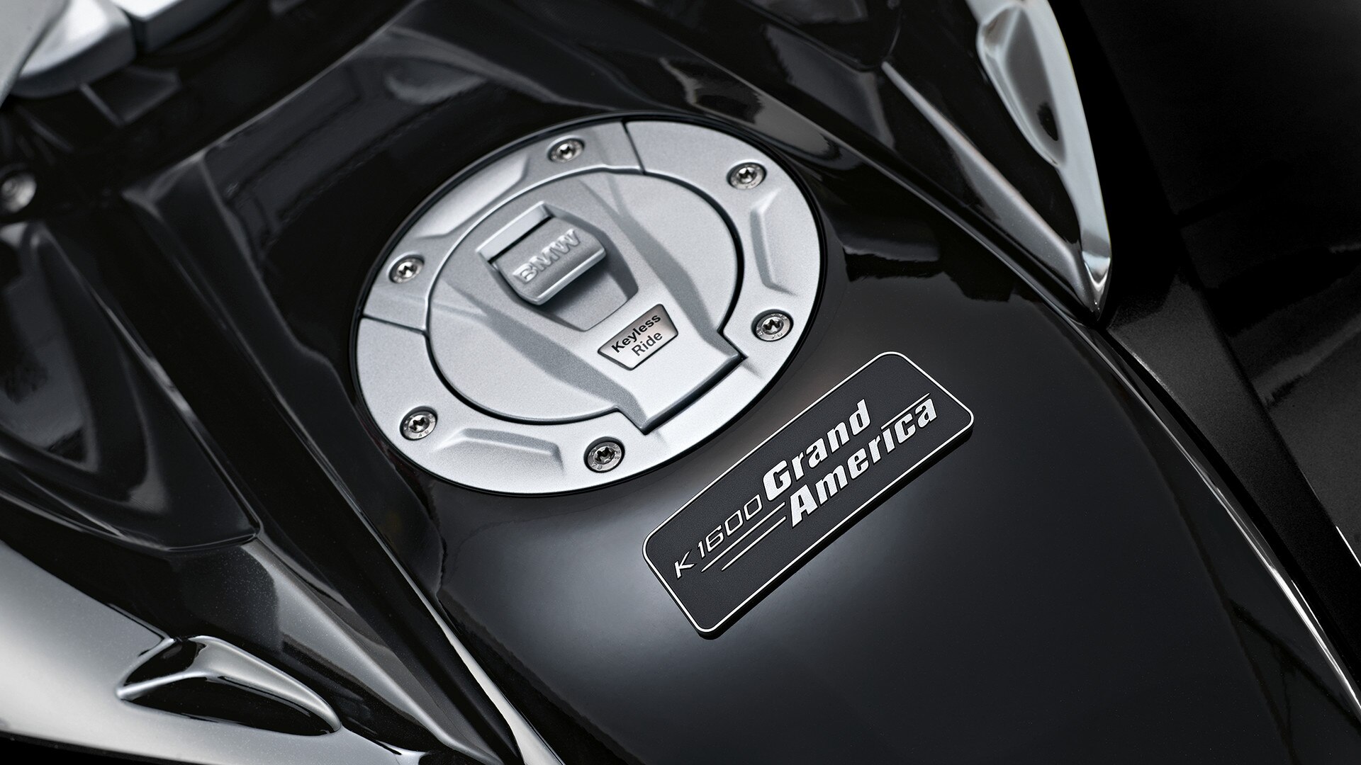 BMW K 1600 Grand America - Marka Plakası | BMW Motorrad Türkiye