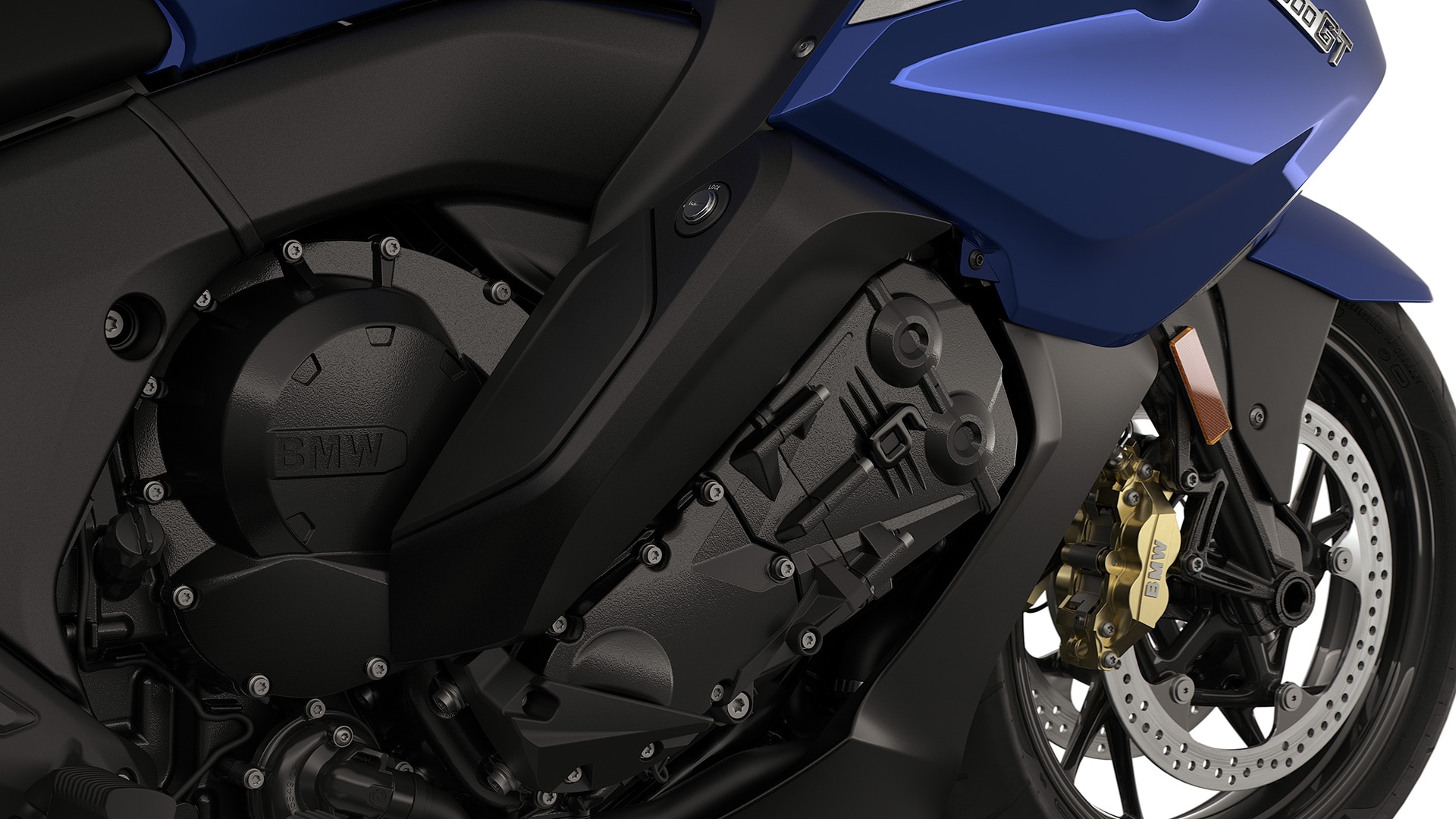 Altı silindirli motorun yakın plan görünümü.