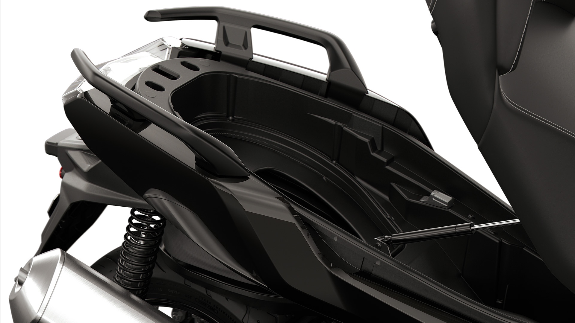 BMW Motorrad C 400 GT’nin geniş depolama alanı